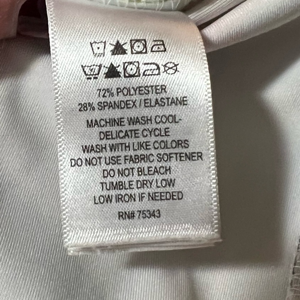 Tommy Bahama Upf 50 Long Sleeve Quarter Zip Golf Top - Picture 9 of 13